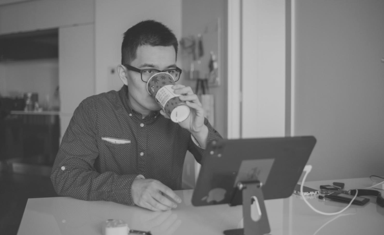 Sessione di formazione pratica sulla teoria del colore nel makeup presso xeranivolta